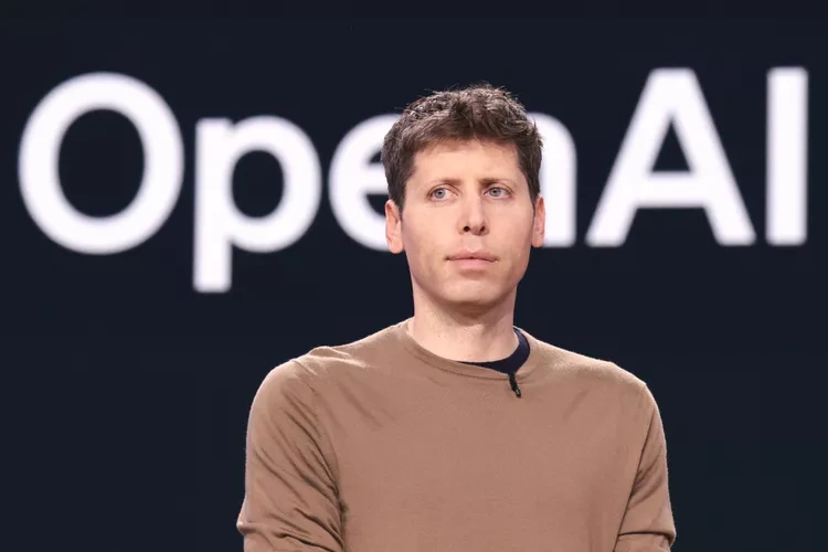 OpenAI’s Sam Altman Acknowledges AI Power Risks as Safety Debate Intensifies